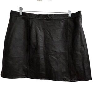 Vintage Roaman's Women's Black Leather Mini Skirt‎ Size 38- see measurements